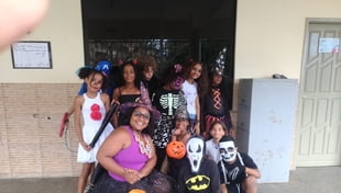 Hoje, a Carlos Murion está comemorando o Halloween, uma atividade relacionada à cultura inglesa, seus símbolos e significados.